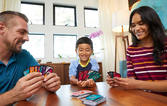 Mattel UNO Flip: Double-Sided Card Game for Kids & Adults, Perfect for Family Night, Draw Five & Skip Everyone Action Cards