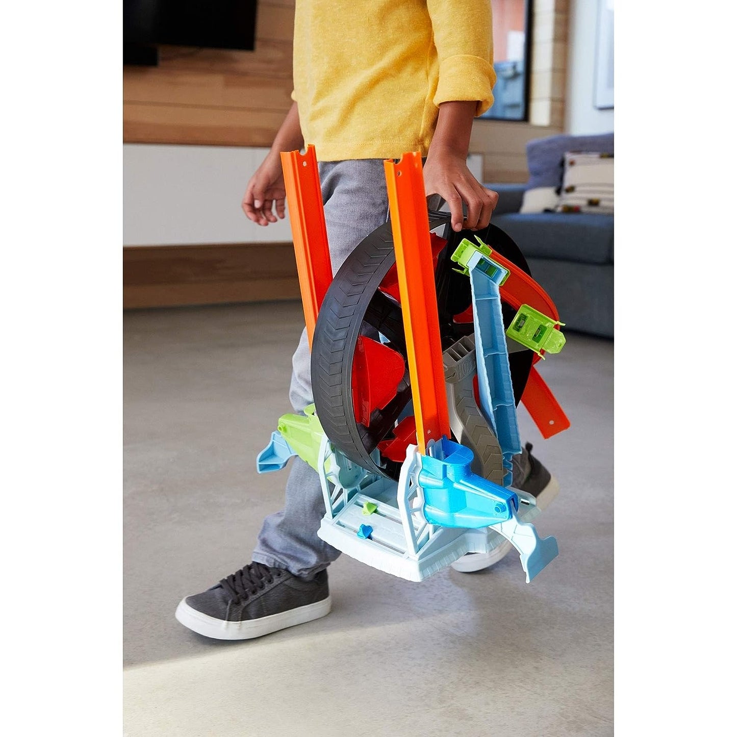 Hot Wheels Spin Wheel Challenge Play Set - Ultimate Track Set for Boys (Includes One Car, Multicolor) GJM77