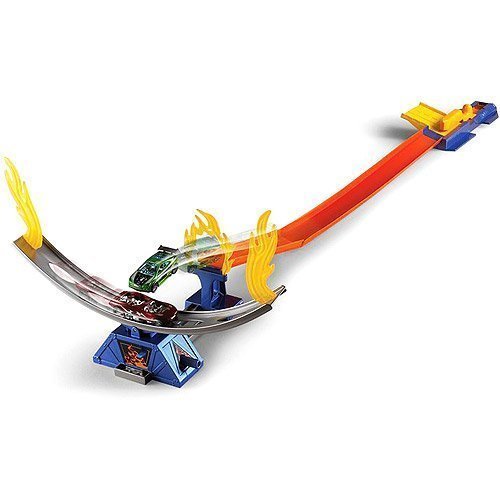 Hot Wheels Daredevil Crash Track Set with Car, Launcher & Ramp | Exciting Playtime for Kids Aged 4+